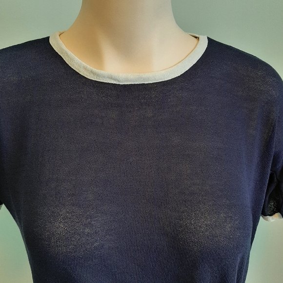🅱️🅾️G🅾️ Asymmetrical sheer top in navy blue and white trim - Picture 4 of 5
